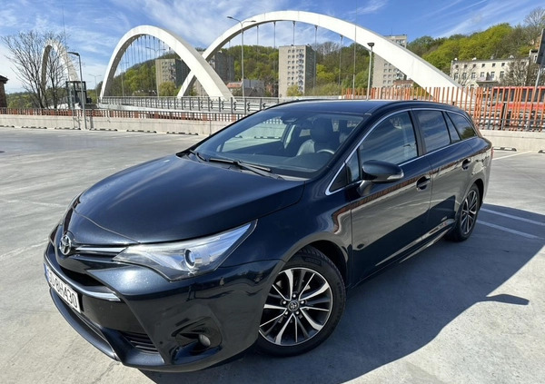 Toyota Avensis cena 67790 przebieg: 138500, rok produkcji 2017 z Gdańsk małe 436